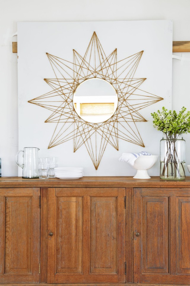 Choosing the Right Mirror-made Wall Décor for Your Place
