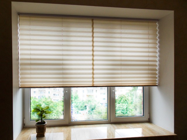 Block harmful UV radiation with tightly woven pleated shades