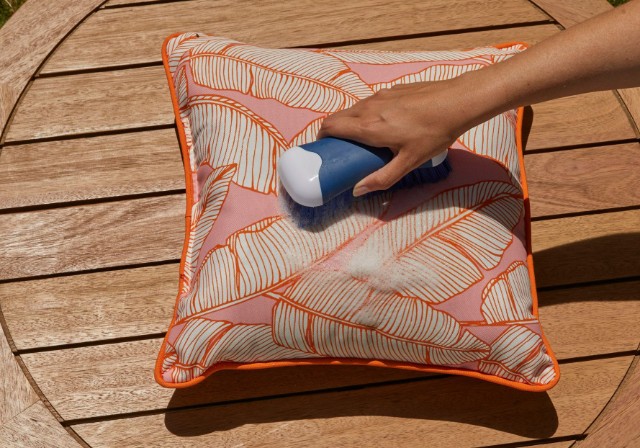Allow the Cushions to Air Dry For Sparkling Clean