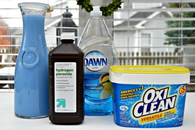 Mix the Carpet Cleaning Solution