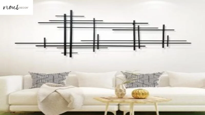 Metallic wall decor in minimalist