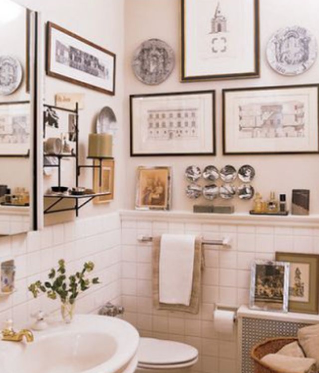 Mistakes to Avoid When Hanging Art and Décor on Bathroom Walls